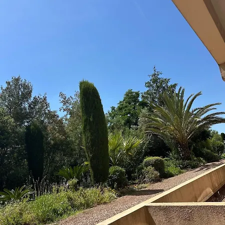 Charming 22m2 With Terrace In Saint-raphael דירה Saint-Raphaël
